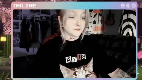 Snapshot of raiingurl chatting on 10-28-25, 11:36 Kate online show from 10-28-25, 11:36