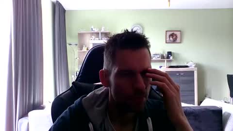 Snapshot of raimondo32 chatting on 09-10-25, 11:10 Raimondo te Paste online show from 09-10-25, 11:10