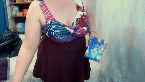 Snapshot of rainbowladyy chatting on 12-31-24, 02:14 rainbowladyy online show from 12-31-24, 02:14