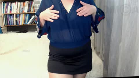 Snapshot of rainbowladyy chatting on 09-16-25, 07:31 rainbowladyy online show from 09-16-25, 07:31