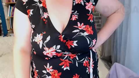 Snapshot of rainbowladyy chatting on 09-27-25, 03:00 rainbowladyy online show from 09-27-25, 03:00
