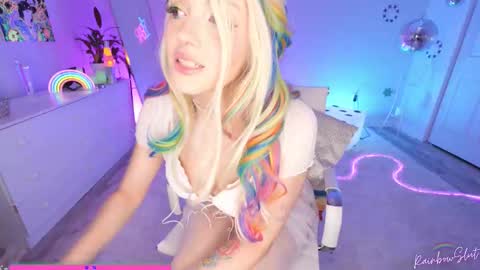 Snapshot of rainbowslut chatting on 01-14-26, 05:46 Mary Rainz online show from 01-14-26, 05:46