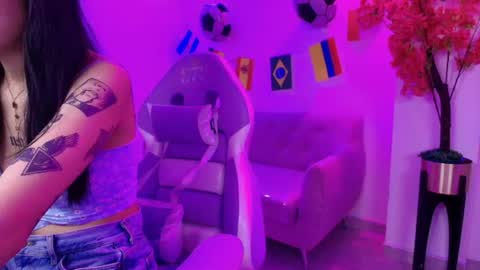 Snapshot of rainy_doll chatting on 06-30-26, 12:06 Rainy online show from 06-30-26, 12:06