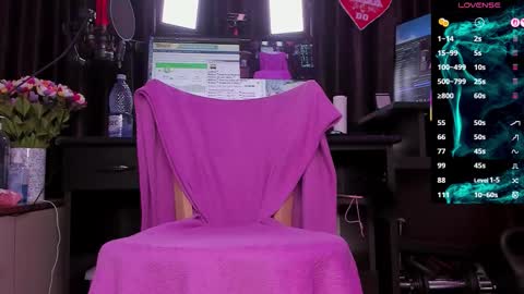 Laura online show from 01-09-26, 03:42