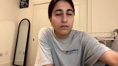 Snapshot of raiyvyn chatting on 12-19-24, 03:51 Ray Ray online show from 12-19-24, 03:51