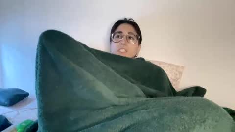 Snapshot of raiyvyn chatting on 02-05-25, 03:13 Ray Ray online show from 02-05-25, 03:13