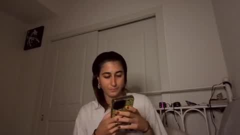 Snapshot of raiyvyn chatting on 09-13-25, 04:34 Ray Ray online show from 09-13-25, 04:34