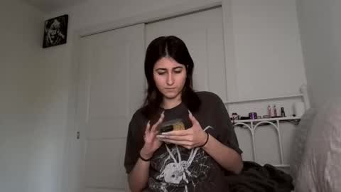 Snapshot of raiyvyn chatting on 01-14-26, 10:03 Ray Ray online show from 01-14-26, 10:03