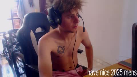 Snapshot of ramisexyloveyou chatting on 01-02-25, 06:34 Ramiro online show from 01-02-25, 06:34