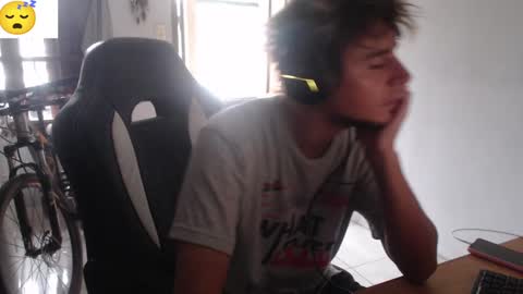 Snapshot of ramisexyloveyou chatting on 01-19-25, 01:44 Ramiro online show from 01-19-25, 01:44