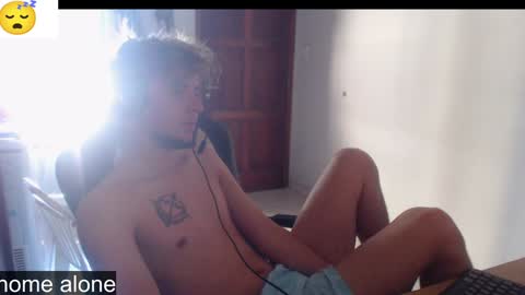 Snapshot of ramisexyloveyou chatting on 01-29-25, 12:45 Ramiro online show from 01-29-25, 12:45