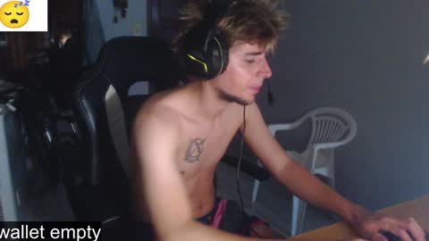 Snapshot of ramisexyloveyou chatting on 02-02-25, 12:30 Ramiro online show from 02-02-25, 12:30