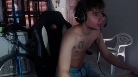 Snapshot of ramisexyloveyou chatting on 02-09-25, 09:17 Ramiro online show from 02-09-25, 09:17