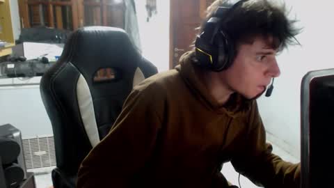 Snapshot of ramisexyloveyou chatting on 09-18-25, 11:51 Ramiro online show from 09-18-25, 11:51