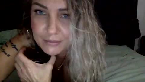 Mamakel online show from 10-23-25, 02:11