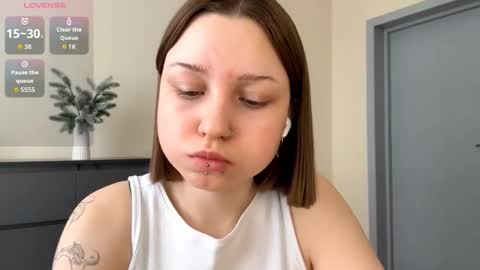 Hi guys my name is Alex online show from 03-18-26, 06:27