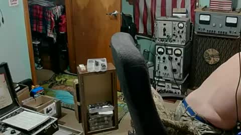 Snapshot of randalltotazz chatting on 12-21-25, 11:01 Randall online show from 12-21-25, 11:01