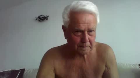 Snapshot of randythompson48 chatting on 02-04-26, 02:34 Silver Stallion TwitterRandyth53496071 and ladyenglishxxx online show from 02-04-26, 02:34