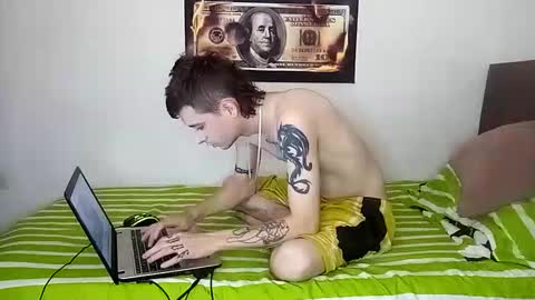 Snapshot of rangel_sex chatting on 11-30-25, 05:50 Rangel and Lola online show from 11-30-25, 05:50