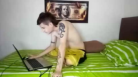 Snapshot of rangel_sex chatting on 12-01-25, 04:01 Rangel and Lola online show from 12-01-25, 04:01