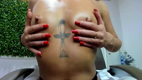 Snapshot of rania_wild chatting on 11-28-25, 06:38 Rania online show from 11-28-25, 06:38