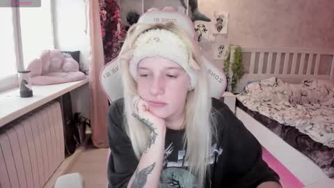 Snapshot of rapunzel_cute chatting on 10-05-25, 01:20 Rapunzel online show from 10-05-25, 01:20