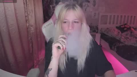 Snapshot of rapunzel_cute chatting on 10-24-25, 09:33 Rapunzel online show from 10-24-25, 09:33