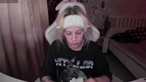 Rapunzel online show from 11-11-25, 01:22