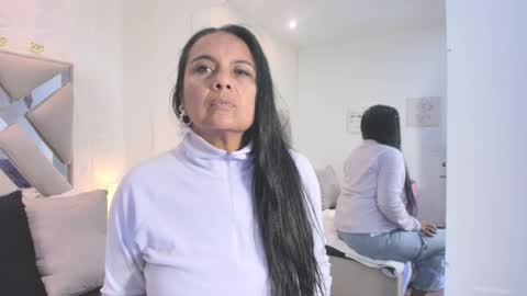 Raquel Moore  online show from 11-29-25, 11:35