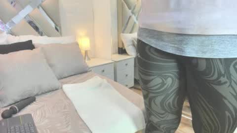 Raquel Moore  online show from 02-04-26, 12:11