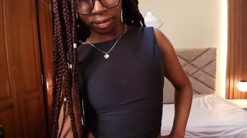 Raquel online show from 03-24-26, 12:10