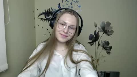 Snapshot of raspberry0101 chatting on 12-06-24, 07:45 raspberry0101 online show from 12-06-24, 07:45