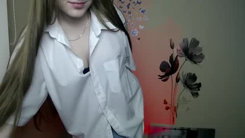 Snapshot of raspberry0101 chatting on 12-06-24, 10:52 raspberry0101 online show from 12-06-24, 10:52