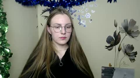 Snapshot of raspberry0101 chatting on 12-24-24, 09:33 raspberry0101 online show from 12-24-24, 09:33