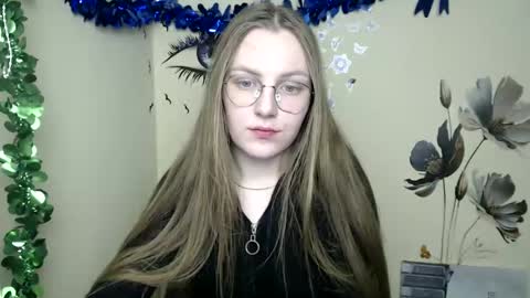 Snapshot of raspberry0101 chatting on 12-25-24, 12:37 raspberry0101 online show from 12-25-24, 12:37