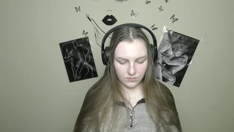 Snapshot of raspberry0101 chatting on 01-18-25, 05:15 raspberry0101 online show from 01-18-25, 05:15