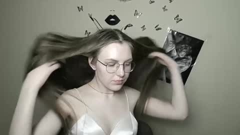 Snapshot of raspberry0101 chatting on 01-29-25, 01:48 raspberry0101 online show from 01-29-25, 01:48