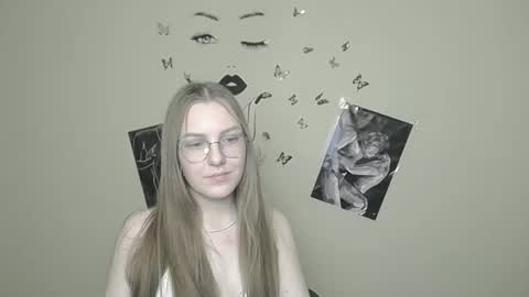 Snapshot of raspberry0101 chatting on 01-31-25, 04:06 raspberry0101 online show from 01-31-25, 04:06