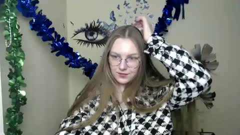 Snapshot of raspberry0101 chatting on 02-07-25, 05:40 raspberry0101 online show from 02-07-25, 05:40