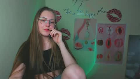 Snapshot of raspberry0101 chatting on 02-14-25, 04:26 raspberry0101 online show from 02-14-25, 04:26