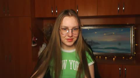 Snapshot of raspberry0101 chatting on 02-25-25, 04:42 raspberry0101 online show from 02-25-25, 04:42