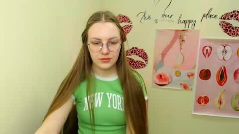 Snapshot of raspberry0101 chatting on 03-11-25, 01:23 raspberry0101 online show from 03-11-25, 01:23