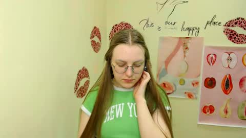 Snapshot of raspberry0101 chatting on 03-11-25, 04:40 raspberry0101 online show from 03-11-25, 04:40