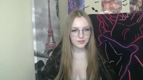 Snapshot of raspberry0101 chatting on 09-11-25, 01:55 raspberry0101 online show from 09-11-25, 01:55