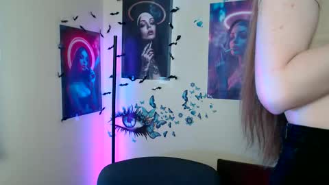 Snapshot of raspberry0101 chatting on 09-16-25, 01:01 raspberry0101 online show from 09-16-25, 01:01