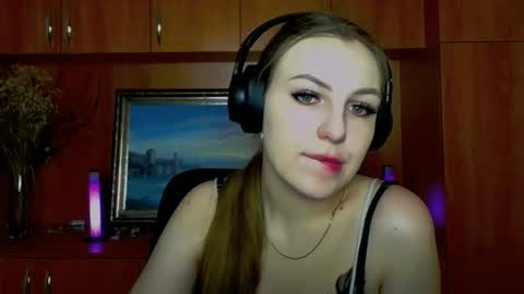 Snapshot of raspberry0101 chatting on 12-02-25, 07:57 raspberry0101 online show from 12-02-25, 07:57