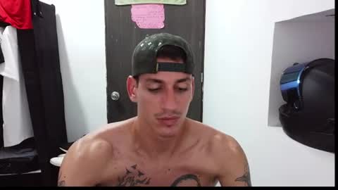 Snapshot of raul240335 chatting on 06-18-26, 01:06 Raul online show from 06-18-26, 01:06