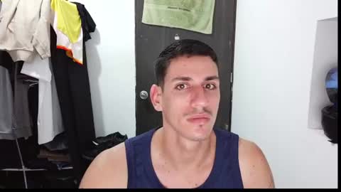 Snapshot of raul240335 chatting on 07-10-26, 02:16 Raul online show from 07-10-26, 02:16