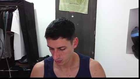 Snapshot of raul240335 chatting on 07-12-26, 01:29 Raul online show from 07-12-26, 01:29
