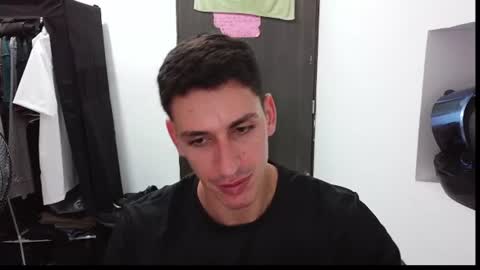 Snapshot of raul240335 chatting on 07-12-26, 04:20 Raul online show from 07-12-26, 04:20